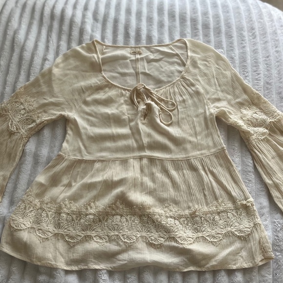 Hollister Tops - HOLLISTER off white/cream lace detail Boho bell sleeve top size S